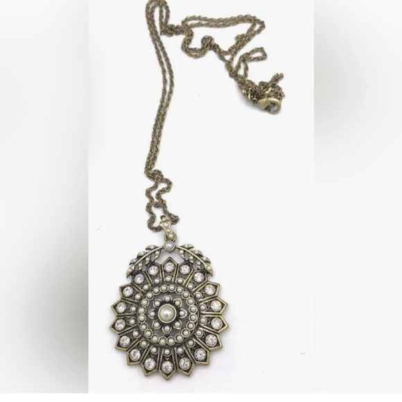 Chloe + Isabel Starburst Necklace - Picture 4 of 4